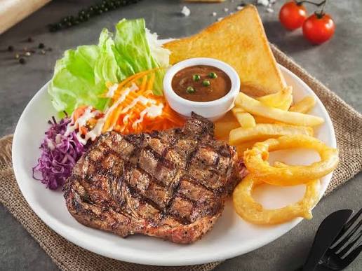 สเต็กหมูพริกไทยดำ